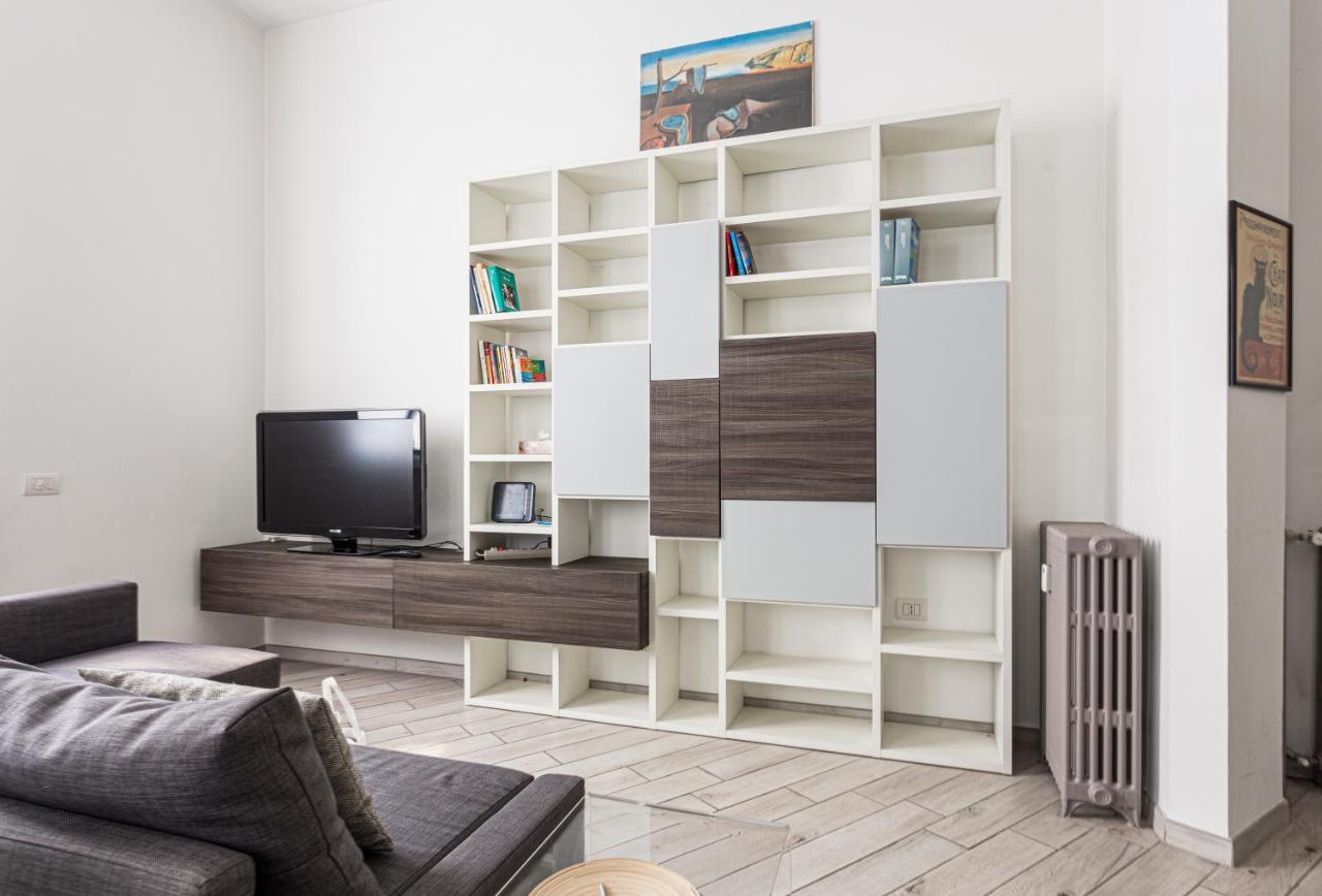 Spacious Retreat Steps From Lambrate Metro- Via Pacini ミラノ エクステリア 写真
