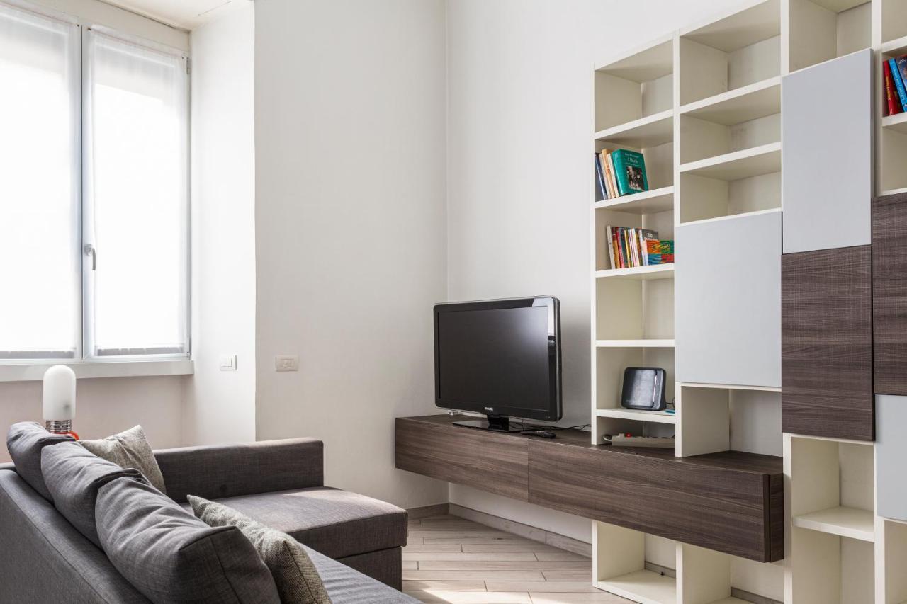 Spacious Retreat Steps From Lambrate Metro- Via Pacini ミラノ エクステリア 写真