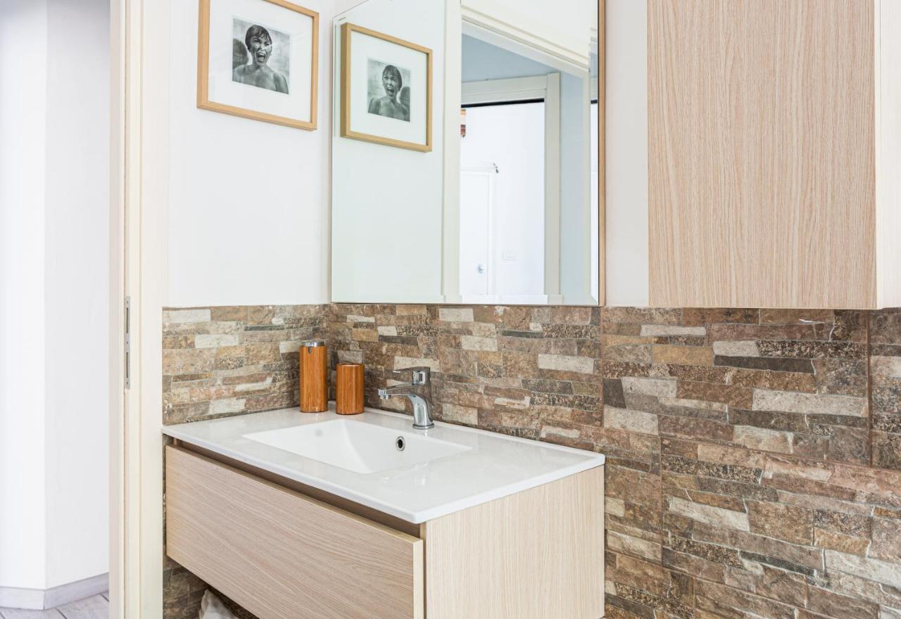 Spacious Retreat Steps From Lambrate Metro- Via Pacini ミラノ エクステリア 写真